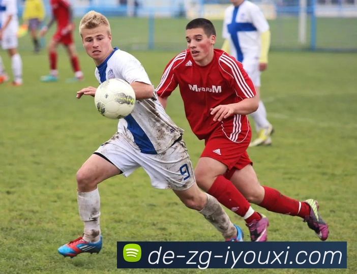 足球知名教练的成功之路与战术创新探讨